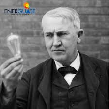 SabíasQué Thomas Alba Edison inventó un foco que utilizaba un filamento de  bambú para mantenerse encendido por largo tiempo, a pesar de la dificultad  y el costo, inició la producción de sus