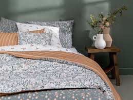 Chambre jaune et gris ides et inspiration dco clem around thecorner chambre enfant la redoute chambre garon chambre fille coup i hope you will be inspired about la redoute chambre enfant. La Collab Gabrielle Paris X La Redoute Interieurs Joli Place