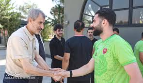 مگر باشگاه پرسپولیس چاله میدان است که آقایان آنجا دعوا می‌کنند؟/ آنقدر به داریوش اقبالی علاقه داشتم که به خاطرش ریش گذاشتم!