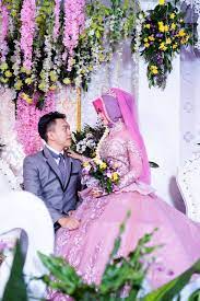 Souvenir pernikahan termasuk elemen penting di sebuah pesta pernikahan. Gaya Wedding Terbaru Jepara Photo Gedhangphoto Wedding Poses Wedding Pose Wedding