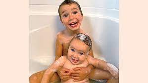As the name suggests, this type of tub can be folded flat for storage and does not take up a lot of space at all. How Do You Bathe A Baby And A Toddler At The Same Time
