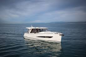 A balatonba fulladt egy testvérpár alsóbélatelepen, erről az infostart is írt korábban. Motorhasznalat A Balatonon Mi Szamit Szabalyosnak Vitorlazas Magazin