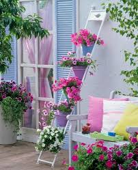Gartendeko 45 Tolle Ideen Zum Kaufen Und Selbermachen Garten Zenideen In 2020 Balkon Dekor Balkondekoration Balkon Im Freien
