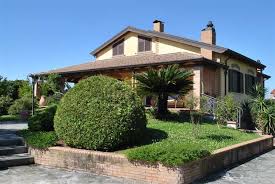 Case indipendenti in affitto a eboli (sa) il prezzo medio per un affitto a eboli di 50m² è di 335€, 70m² è di 468€, 80m² è di 535€ Case A Eboli In Vendita E Affitto Risorseimmobiliari It