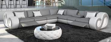 Dank der hohen rückenlehne kann ein big sofa sogar als raumtrenner eingesetzt werden. Ledersofa Nesta L Form Xxl Mit Kissen Sofa Gunstig Kaufen