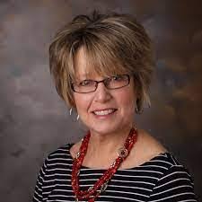 Lorraine Parr's Instagram, Twitter & Facebook