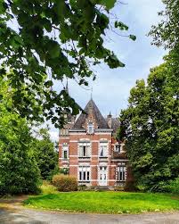 Le Chateau De M Bouchie Le Manoir Au Fond Du Petit Parc Une Belle Demeure Qui M Intrigue Depuis L Enfance Certainement Const House Styles Mansions Instagram