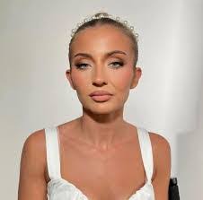 Katie Guyton's Instagram, Twitter & Facebook