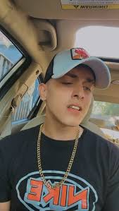 EL ES KEVIN JOEL CARRION Y ES...