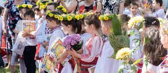 Elevilor care se pregatesc pentru evaluarea de la scolari, prin alocarea a doua ore fiecarei teme. Serbare De Sfarsit De An Pentru Clasele Primare È™i Gimnaziale De La Seminarul Teologic Ortodox Sfantul Andrei Din GalaÅ£i