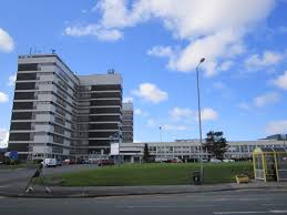 There are 3 rooms within the sapphire suite, two of which have birthing pools for pain relief and you can also birth in the pool too, if your labour is straight forward. Aintree University Hospital Wikipedia