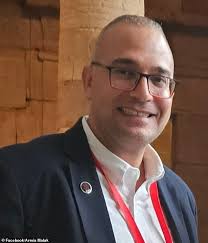 Humble Met Museum security guard's dream comes true after his stunning  sculpture earns exhibit spot