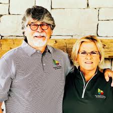 Happy 51st Wedding Anniversary to Randy Owen of Alabama and Kelly, who married on February 11, 1975! ❤️🎶 #RandyOwen #AlabamaBand ##countrymusiclovestory
