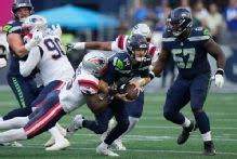 Seahawks QB Darnold injures hip vs. Patriots, set for MRI — ESPN