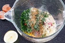 Bifteki Griechische Frikadellen Gefullt Mit Schafskase Emmikochteinfach