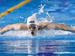 A paralimpiai játékokon az úszás . Uszas Kos Hubert Olimpiai A Szintet Uszott 200 Vegyesen Az Ob N