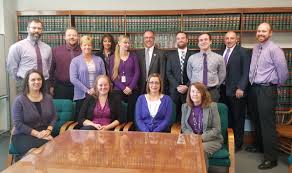 Most prosecutors start out at $50,000 to $80,000.those who have 20 years of experience can earn over $100,000. District Attorney Washington County Ny Official Website