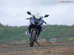 According to the source, these images were taken at a yamaha dealership in india. Yamaha Yzf R15 V3 Price 2021 April Offers Images Mileage Reviews