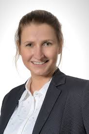 Frau Sandra Bergmann
