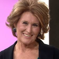 Woman dazzles after Ambush Makeover