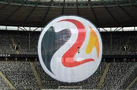 Einer der bewerber ist hamburg mit dem volksparkstadion. Liveblog Zur Vergabe Der Em 2024 Deutschland Richtet Die Fussball Em 2024 Aus Fussball Stuttgarter Zeitung
