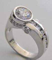 40 Unique Unusual Wedding Rings For Him Her Pouted Com Unusual Wedding Rings Rose Gold Engagement Ring Unique Engagement Rings