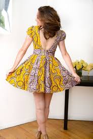 Les robe jeunes filles sont très populaires aux north america, en western europet en south america. 47 Modeles De Robes En Pagne Chics Et Tendances Pour Vos Occasions Silence Brise