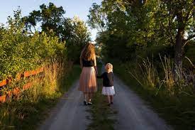 Tati le da fructe de dimineata celor mari si lapticul lui achim. Mamele Singure Nu Au CiumÄ E Cool SÄ Fii TÄtic