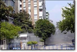 ABD Konsolosluğu'na saldırı