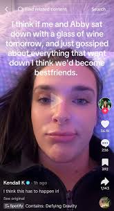 Kendall TikTok... Kendall ve Abby'nin en iyi arkadaş olacağını mı  düşünüyor? 💀 : r/dancemoms