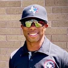 Dennis Strang's Instagram, Twitter & Facebook