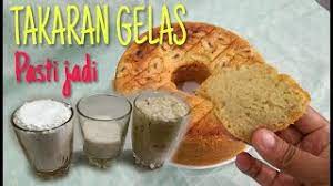 Bolu panggang rasanya sangat enak dan cara membuatnya sangat mudah loh di video kali ini saya membuat bolu jadul tanpa sp atau pengembang lainnya rasanya sangat enak dan teksturnya juga sangat lembut tanpa beres ya videonya sampe selesai terima kasih pertama tama kita masak air. Bolu Pisang Takaran Sendok Youtube