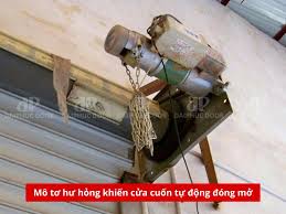 4 nguyên nhân khiến cửa cuốn tự động đóng mở khi không bấm điều khiển