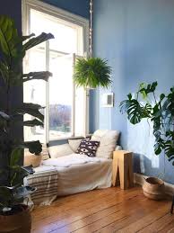 Mimameise S Lieblingsdinge Super Gemutlich Blaue Wand Und Kuschelecke Unter Dem Fenster Altbau Interior 2020 Yatak Odasi Dekorasyon Fikirleri Alanlar Modern