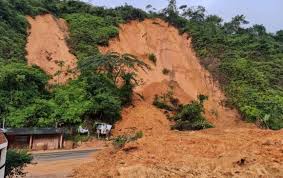 Landslides occurred along major highways and significant structural damage was reported around mazatlán. Derrumbes En Medellin Bogota Reabren Debate Sobre Estado De La Via