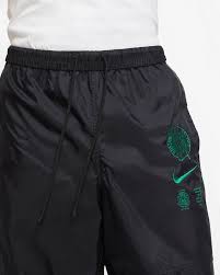 The celtics' head coach is brad stevens, who will be in his eighth season leading the team. Boston Celtics Courtside Men S Nike Nba Tracksuit Pants Nike Com
