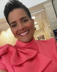 Janet Parra's Instagram, Twitter & Facebook