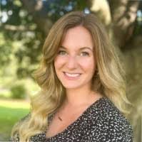 Lisa Arend's Instagram, Twitter & Facebook