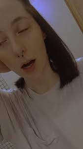 Karin Snell's Instagram, Twitter & Facebook