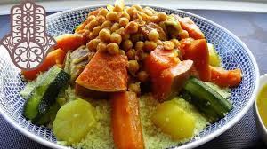 Ce plat complet, convivial et chaleureux est idéal pour les grandes tablées ! Couscous Au Poulet Et Legumes Youtube