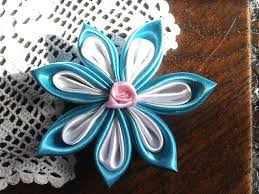 Fold a napkin in the shape of a paradise bird. 62 Idee Pliage Serviette 2 Couleurs Dimage Avec Pliage Serviette Fleur De Lotus 2 Coule Pliage Serviette Fleur De Lotus Pliage Serviette Fleur Pliage Serviette