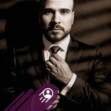 لو حد ممكن يفهمني ايه العلامه اللي موجوده دي زي سماعة التليفون بس ياريت من  غير هبد وشكرا