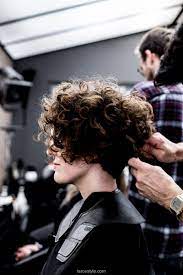Coupe Courte Cheveux Boucles Coiffeur La Loge Lyon Blog Laroxstyle 36 Curlyhaircut Curly Hair Styles Curly Hair Photos Long Curly Hair
