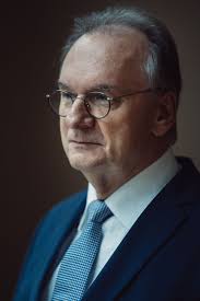 »nutzen wir doch die zeit, dass jeder mir seine glückwünsche überbringen kann«. Dr Reiner Haseloff Steffen Bottcher Fotografie