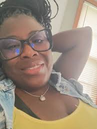 Introduction and conversation in a lesbian community