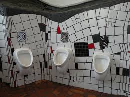 Hundertwasser public toilets (kawakawa/ new zealand. Hundertwasser Oilette Im Bahnhof Uelzen Foto Bild Architektur Bahnhofe Gleise Profanbauten Bilder Auf Fotocommunity