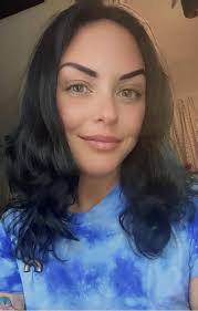 Hey guys, I'm Kyiah, 22 years old from Jax, Florida.