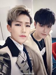 Oh my girl's jiho looks beautiful, but fans use the word handsome to describe her. They May Look Like A Boy Group But Take A Look Again They Re All Girls Kpophit Kpop Hit