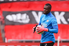 Yvon mvogo (yvon landry mvogo nganoma, born 6 june 1994) is a swiss footballer who plays as a goalkeeper for german club rb leipzig, and the switzerland national team. Yvon Mvogo Wil Zijn Plek Bij Psv Volgend Seizoen Verdedigen Roger Schmidt Was Een Zegen Voor Mij Sport Bndestem Nl