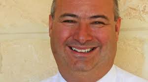 Darren Simmons's Instagram, Twitter & Facebook